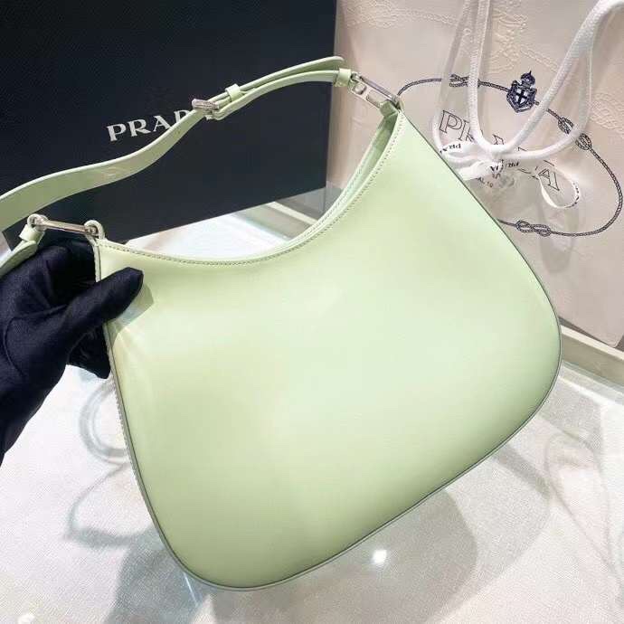 프라다 클레오 브러시 레더 애플민트 숄더백 1BC156